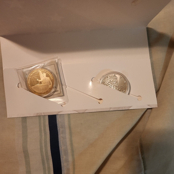 Kennedy And Eagle Coins - Picture 5 of 5